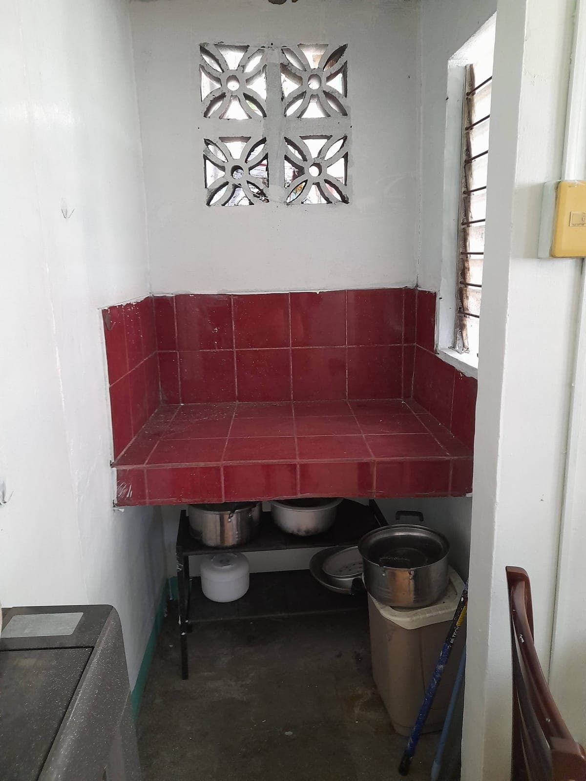 2nd floor for rent with bedroom and living room - TAGUIG (WEST REMBO) FORMERLY PART OF MAKATI - photo 3