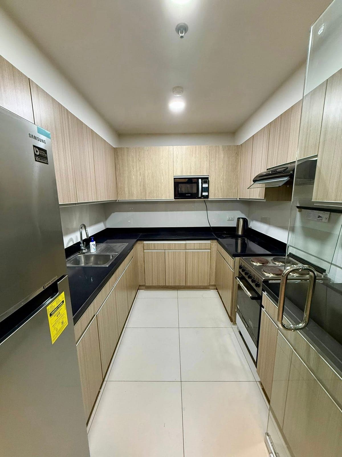 FOR LEASE | 2BR with Balcony in Two Serendra – Sequoia Tower - photo 4