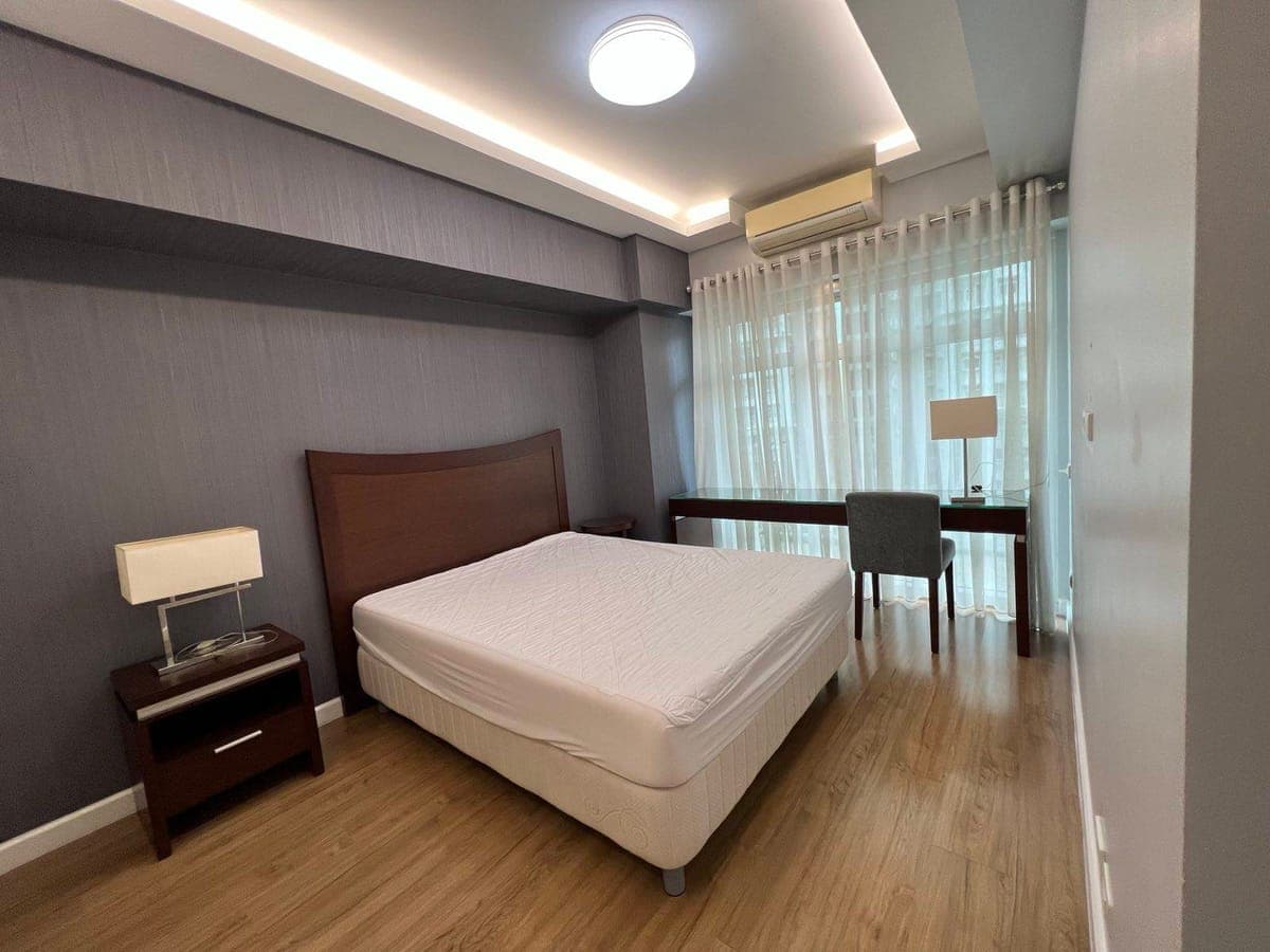 TWO SERENDRA RED OAK newly renovated - photo 3