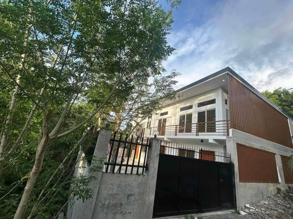 2 STOREY HOUSE FOR RENT - photo 2