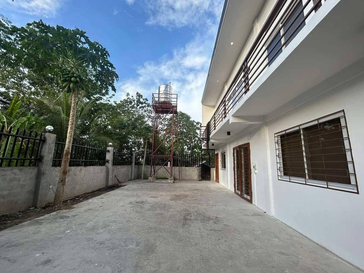 2 STOREY HOUSE FOR RENT - photo 3