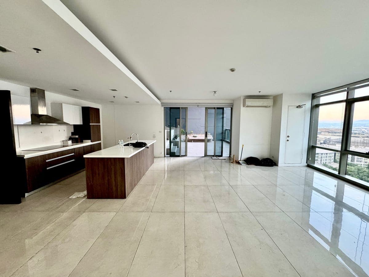 EAST GALLERY PLACE: - photo 11