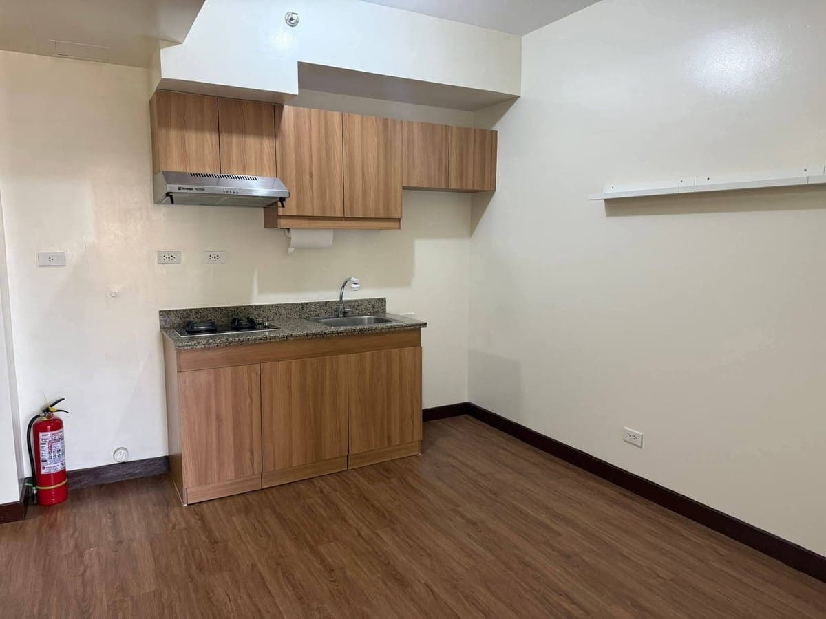 RUSH CONDO FOR RENT @DMCI Prisma Residences 1BEDROOM with balcony semi furnished - photo 2