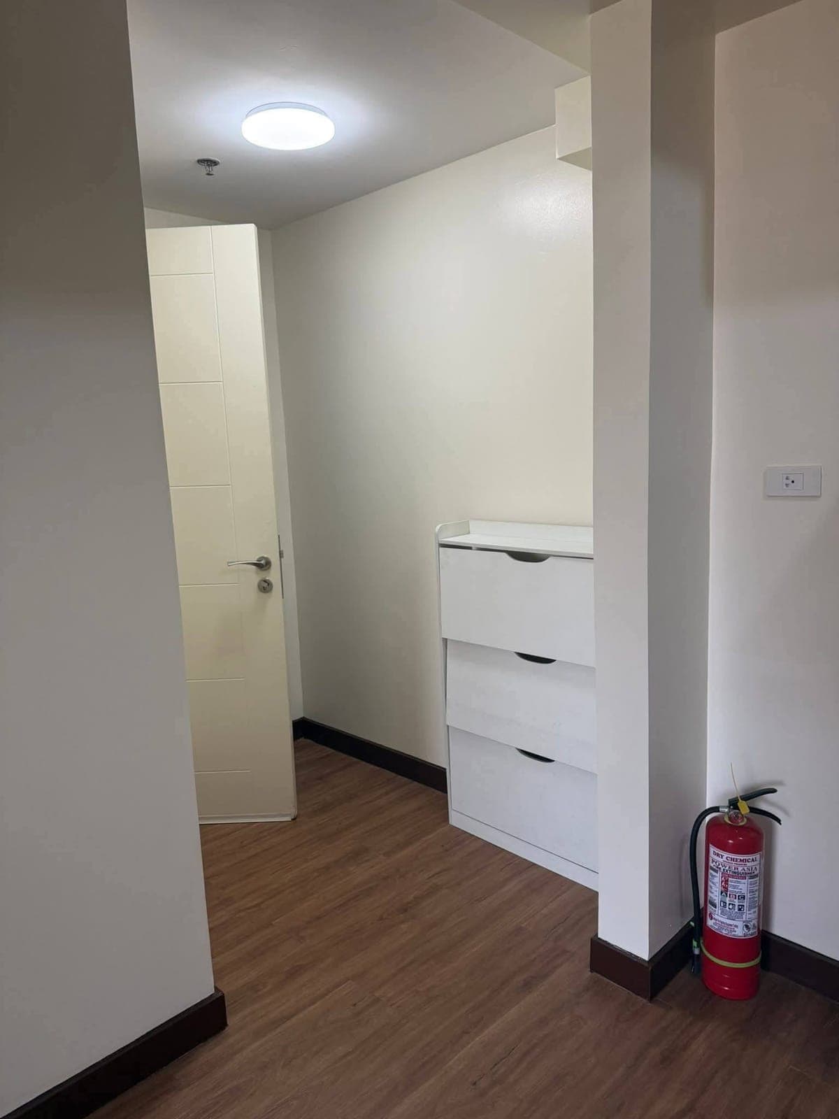 RUSH CONDO FOR RENT @DMCI Prisma Residences 1BEDROOM with balcony semi furnished - photo 7