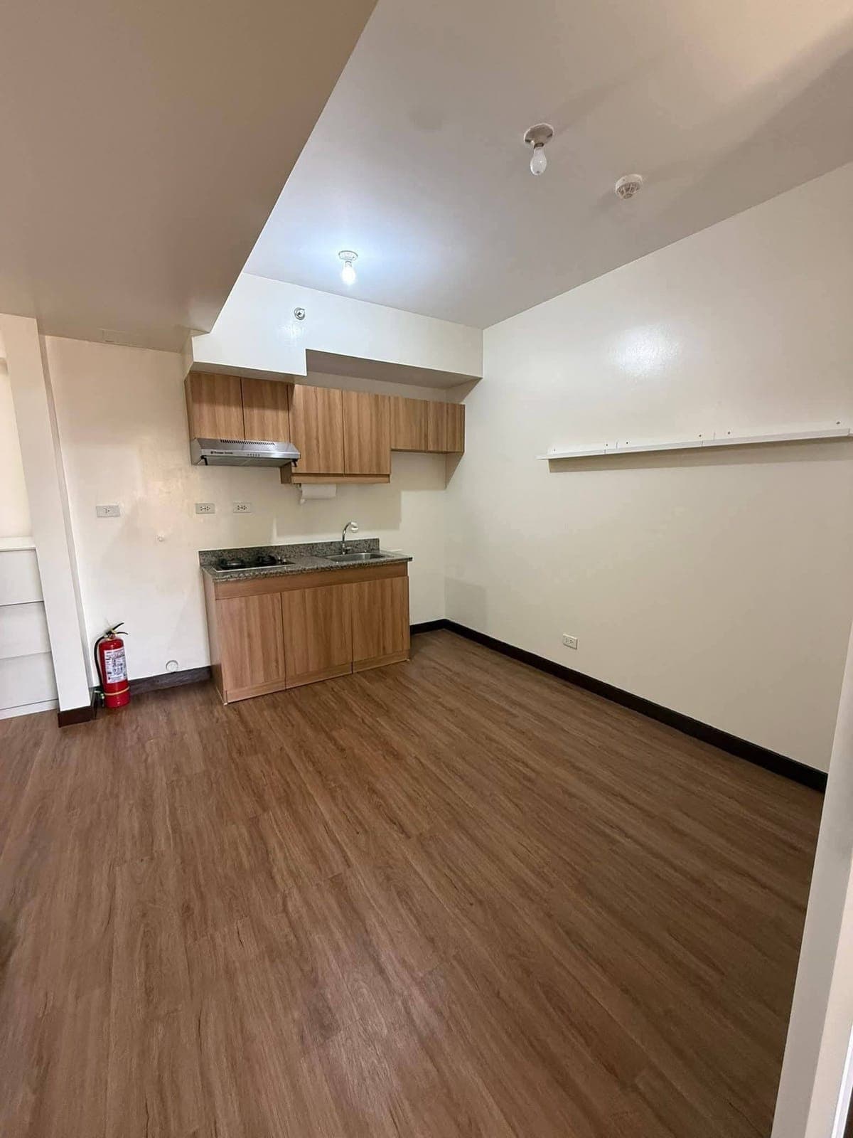 RUSH CONDO FOR RENT @DMCI Prisma Residences 1BEDROOM with balcony semi furnished - photo 8