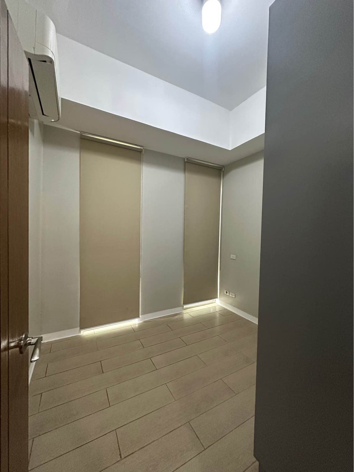 VENICE RESIDENCES MCKINLEY HILL 3 BEDROOM UNIT WITH PARKING FOR RENT UK - photo 3