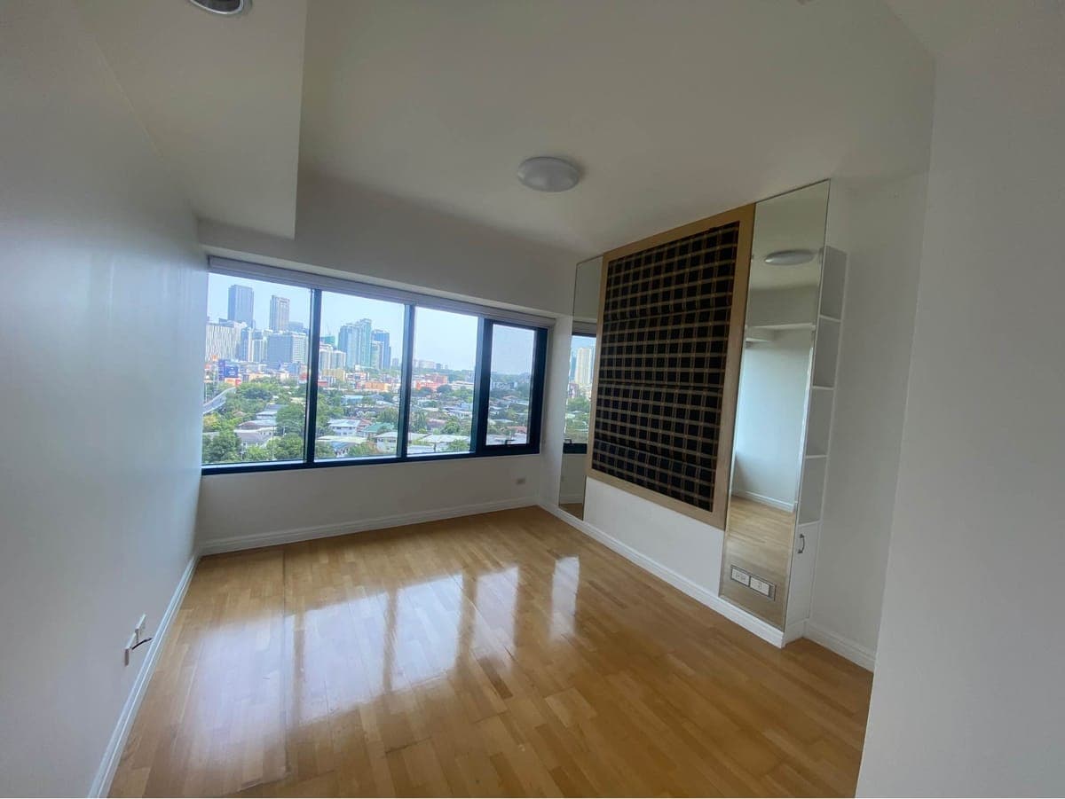 Three bedroom (3br) Unfurnished unit or Semi furnished for rent/lease in One Rockwell West tower, Rockwell Makati City - photo 2