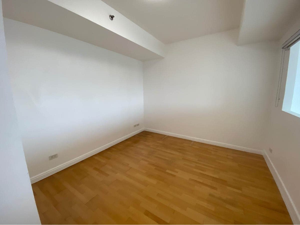 Three bedroom (3br) Unfurnished unit or Semi furnished for rent/lease in One Rockwell West tower, Rockwell Makati City - photo 3