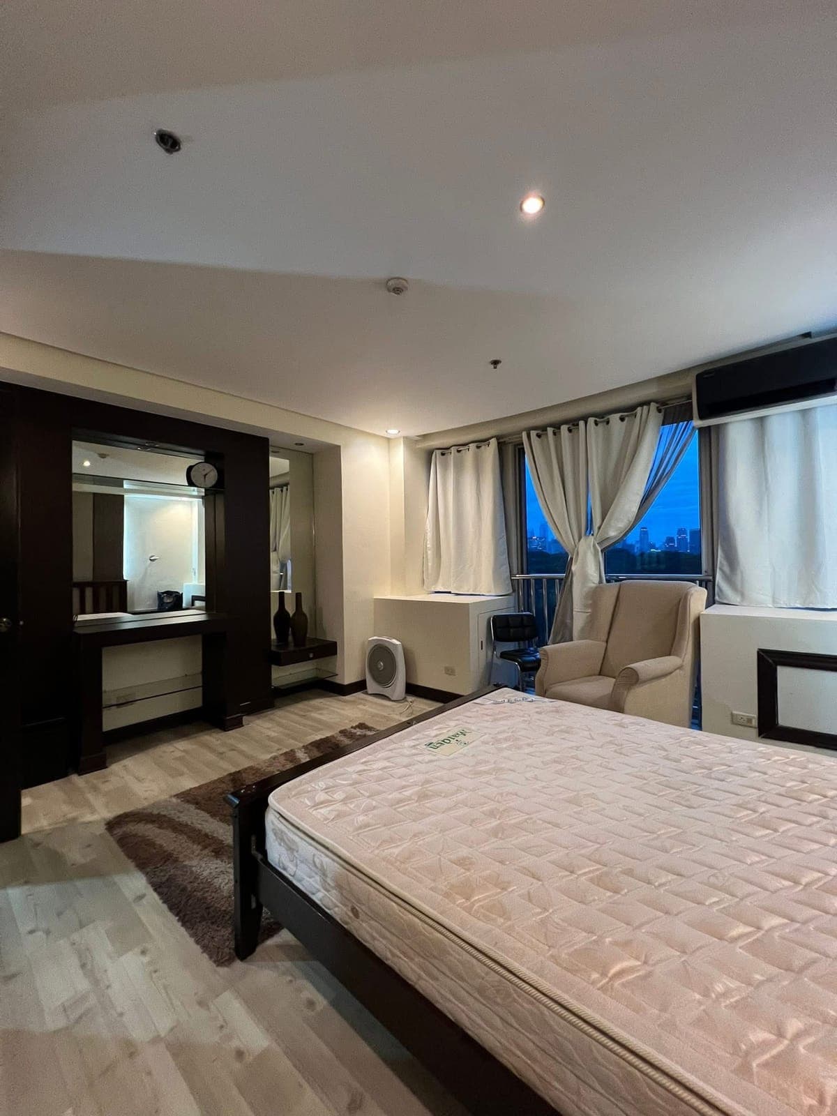 ‼️FOR LEASE🏢KENSINGTON PLACE, BURGOS CIRCLE AREA, BGC - photo 2