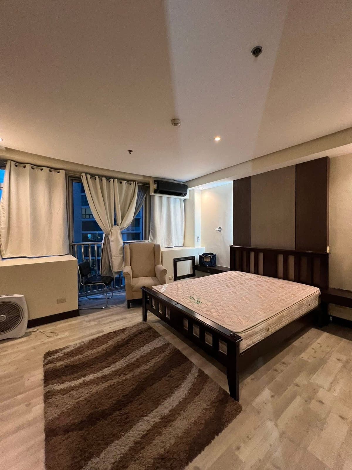 ‼️FOR LEASE🏢KENSINGTON PLACE, BURGOS CIRCLE AREA, BGC - photo 4