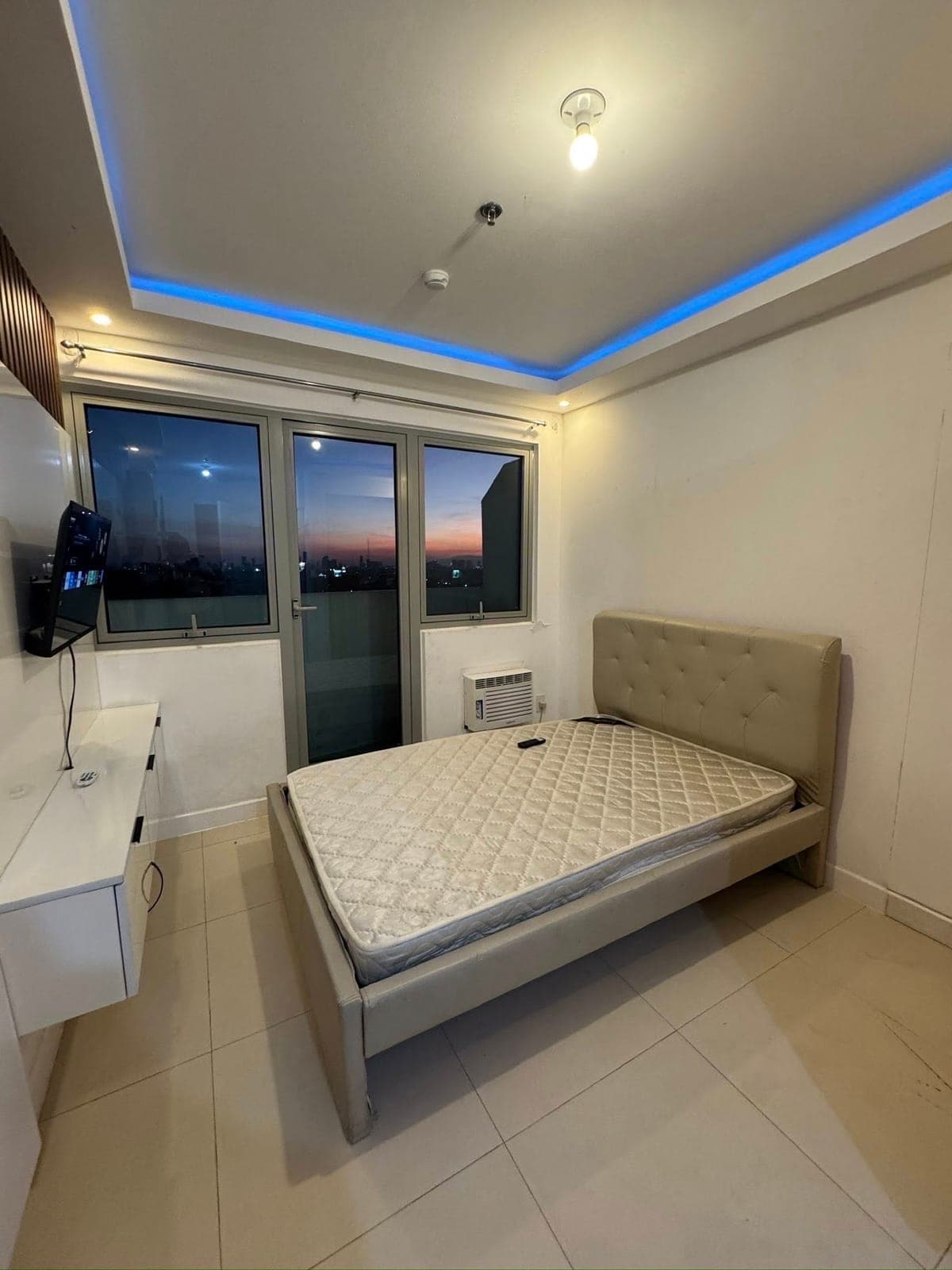 The residences by commonwealth at the back of ever gotesco Mall - photo 15