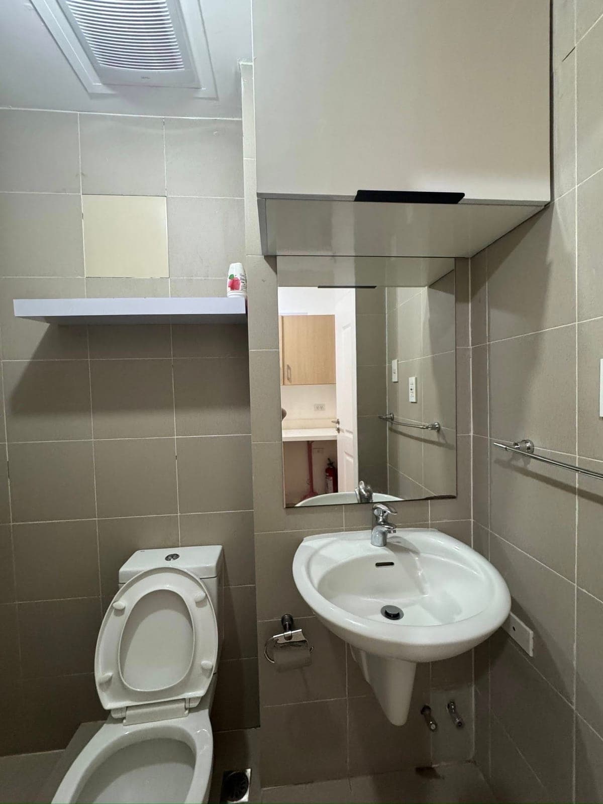 The residences by commonwealth at the back of ever gotesco Mall - photo 24