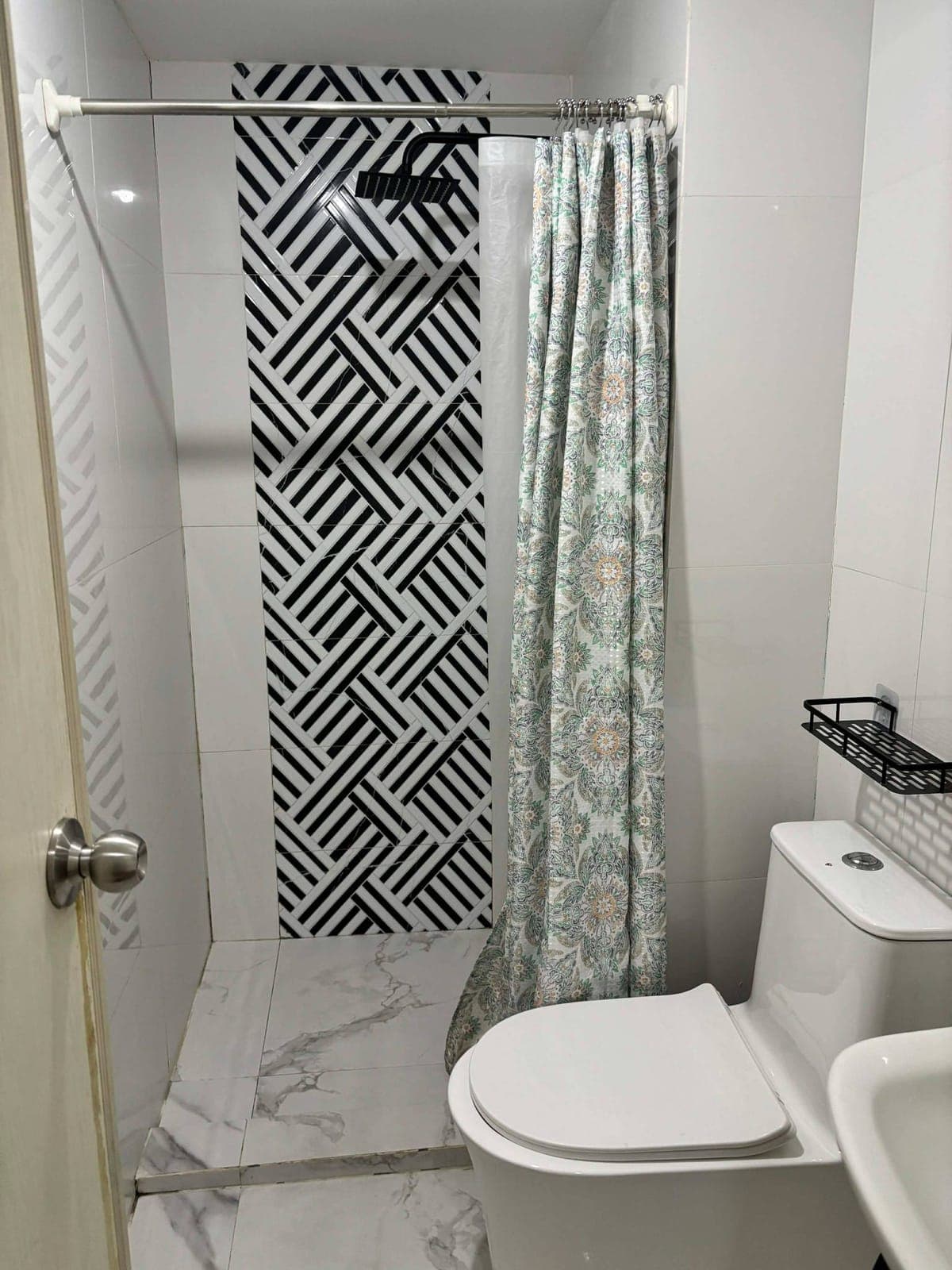 For Rent Fully-Furnished Furnished Studio Condo unit in Mandaluyong - photo 1