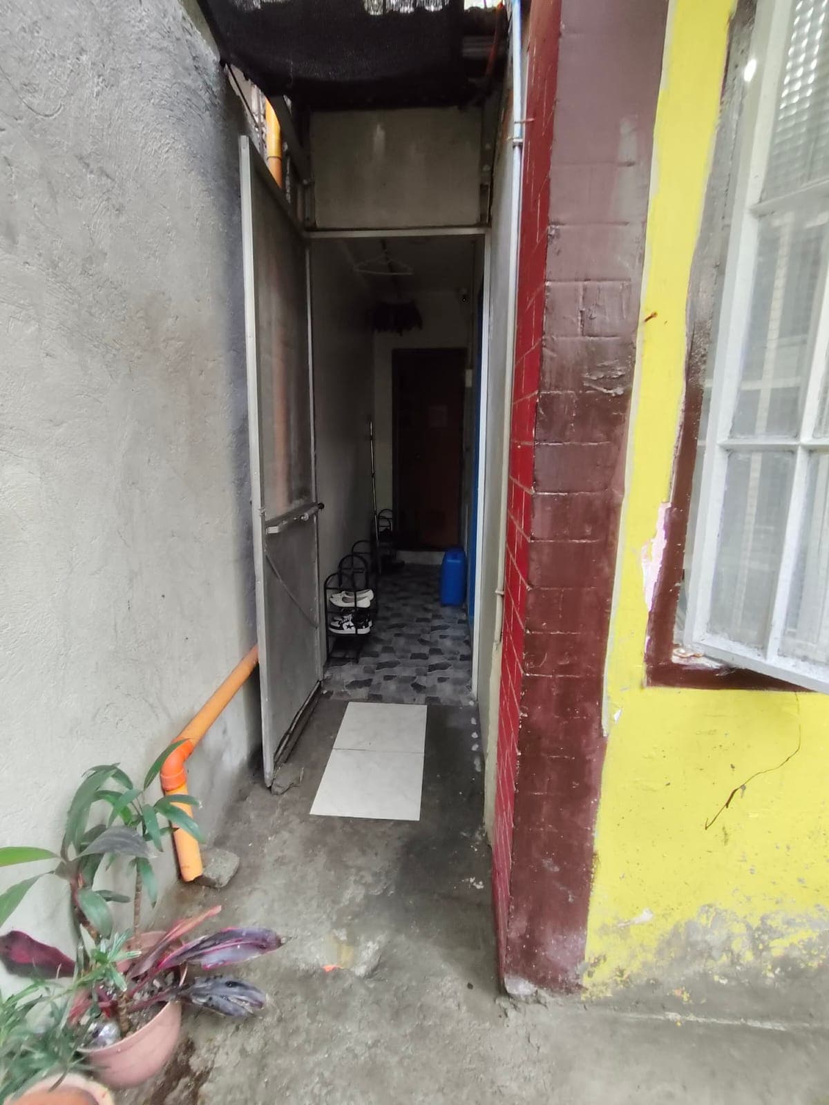 # **May few available female bedspaces pa sa unit namin in Taguig.** - photo 1