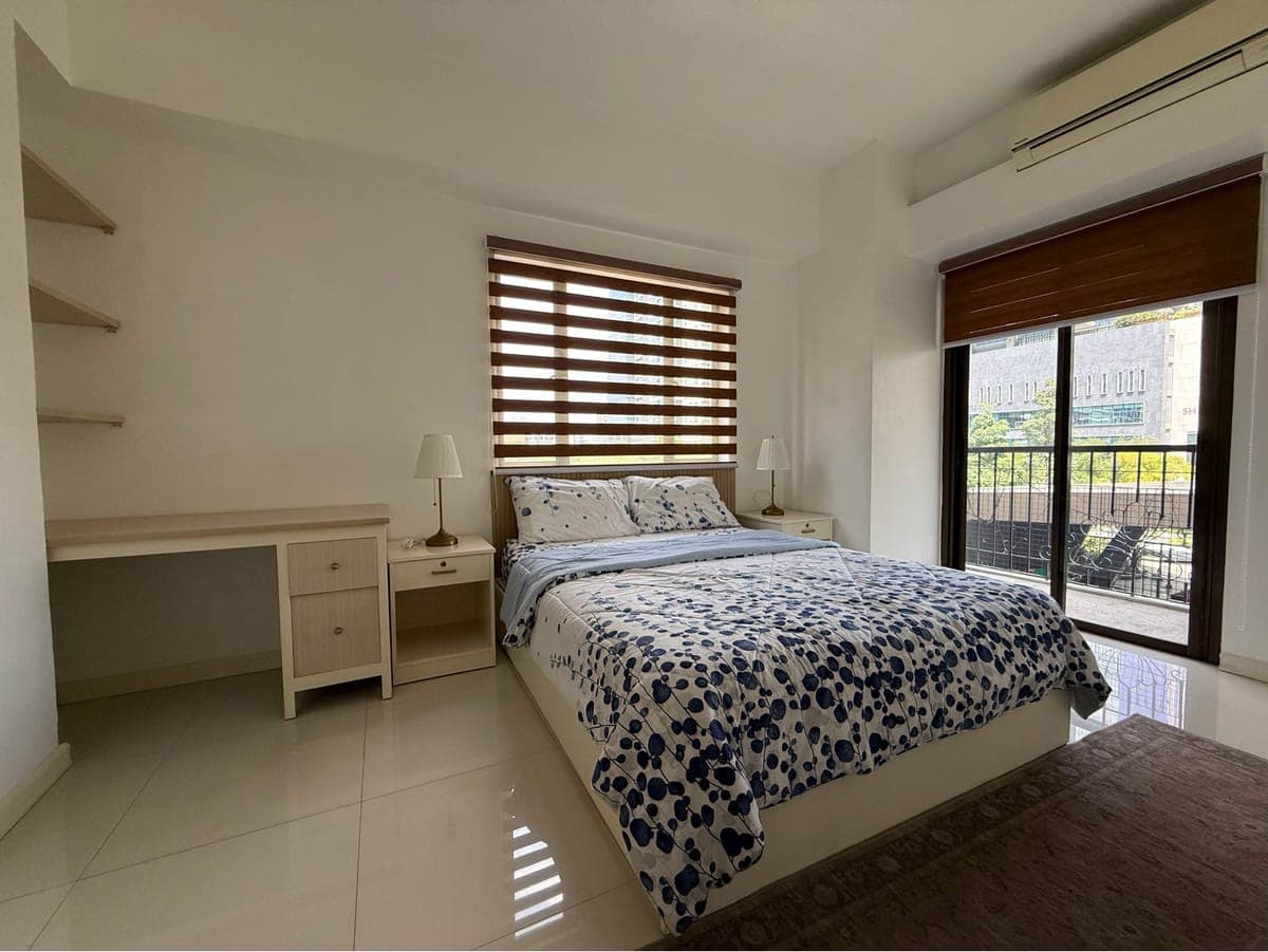 2BR for Lease in Forbeswood Heights BGC - photo 1