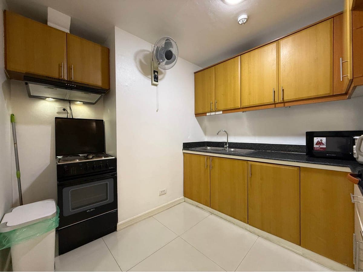 2BR for Lease in Forbeswood Heights BGC - photo 3