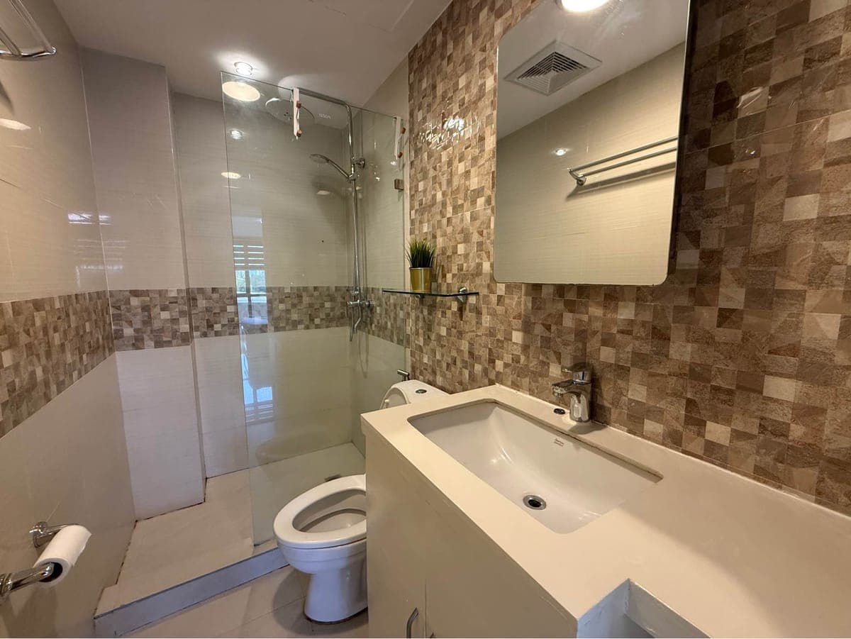 2BR for Lease in Forbeswood Heights BGC - photo 8