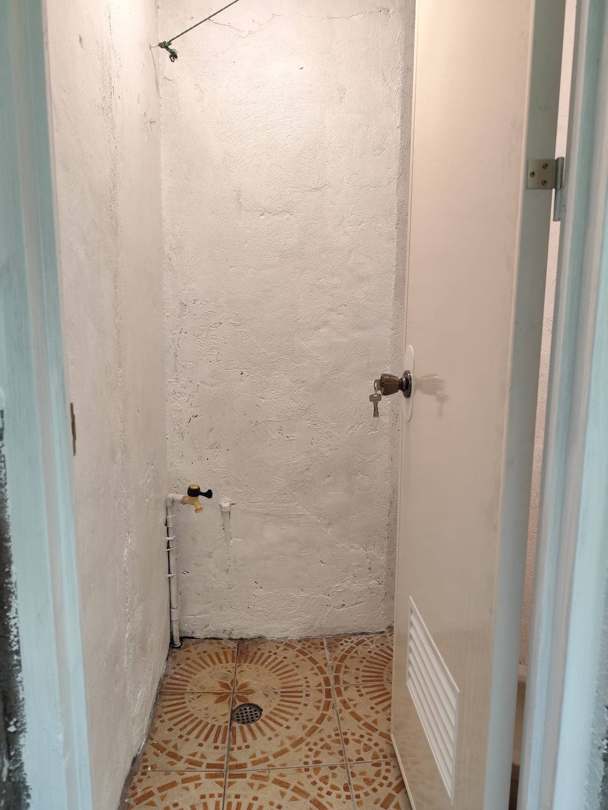 ROOM FOR RENT - photo 1