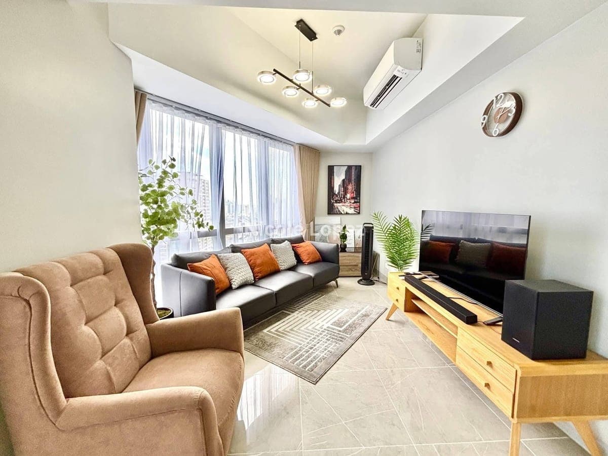 Uptown Arts 1 Bedroom For Rent‼️ - photo 2