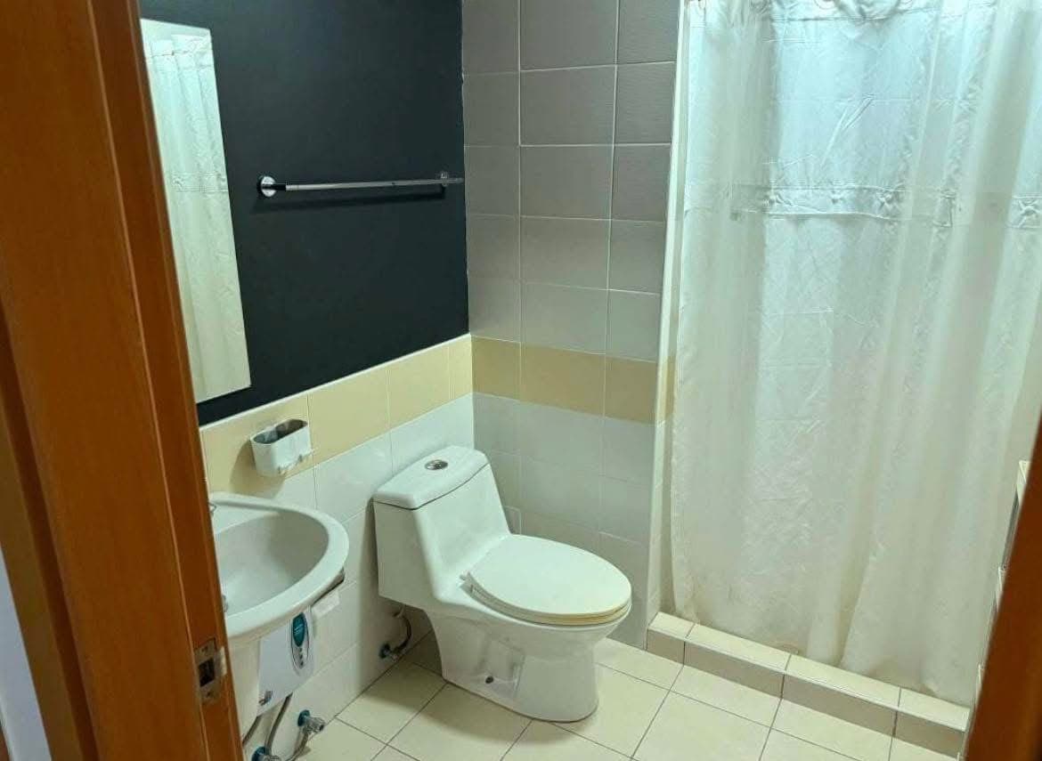 For Lease – Trion Towers Tower 2, BGC - photo 1