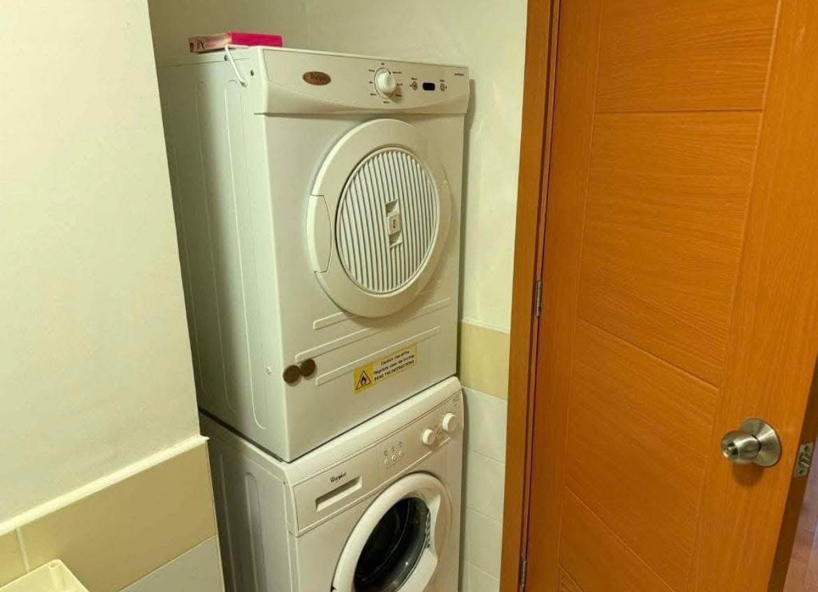 For Lease – Trion Towers Tower 2, BGC - photo 2