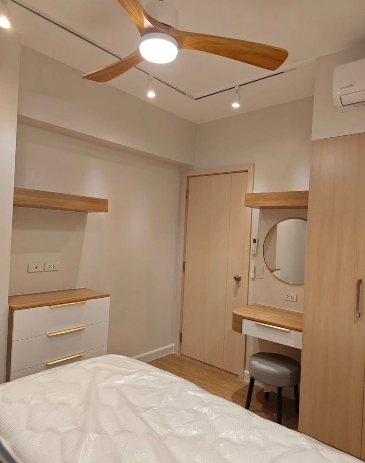 For Lease: Brand New, Furnished 2 Bedroom Unit at Portico, Pasig - photo 2