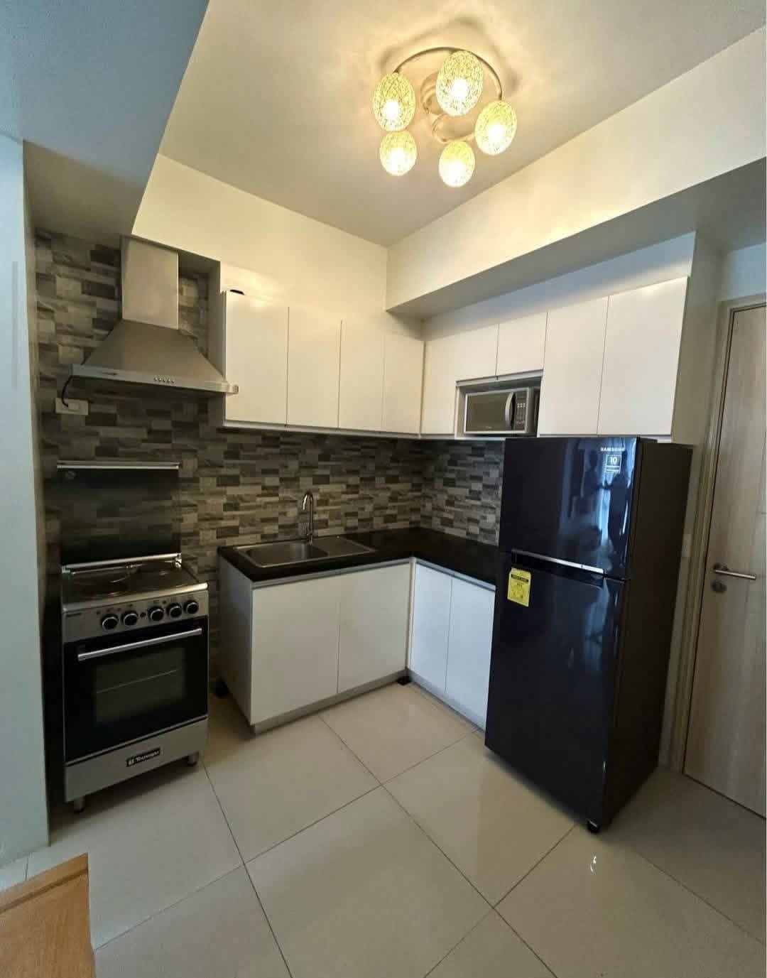 For Lease: Fully Furnished 2BR  unit at The Montane, BGC - photo 5