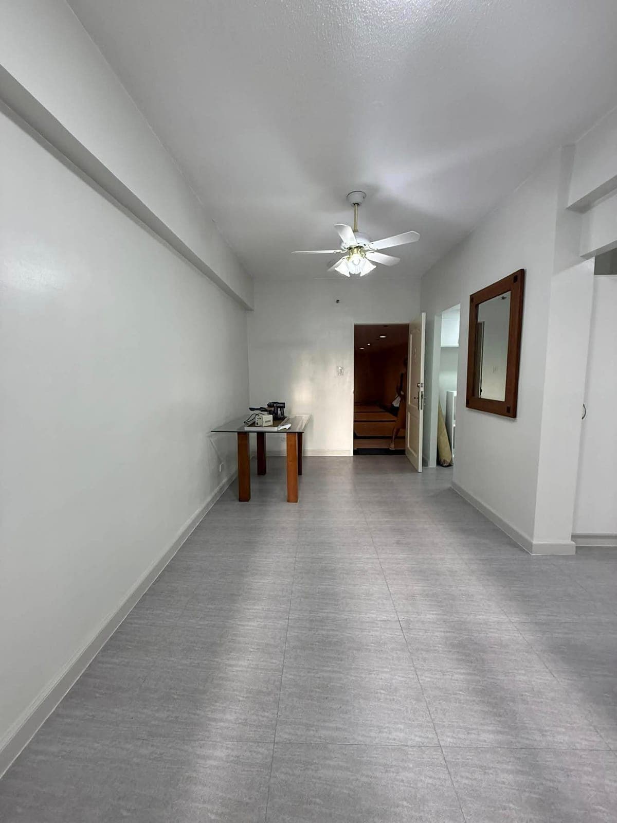 For rent semi furnished 1 bedroom unit at forbeswood hights burgos circle bgc - photo 1
