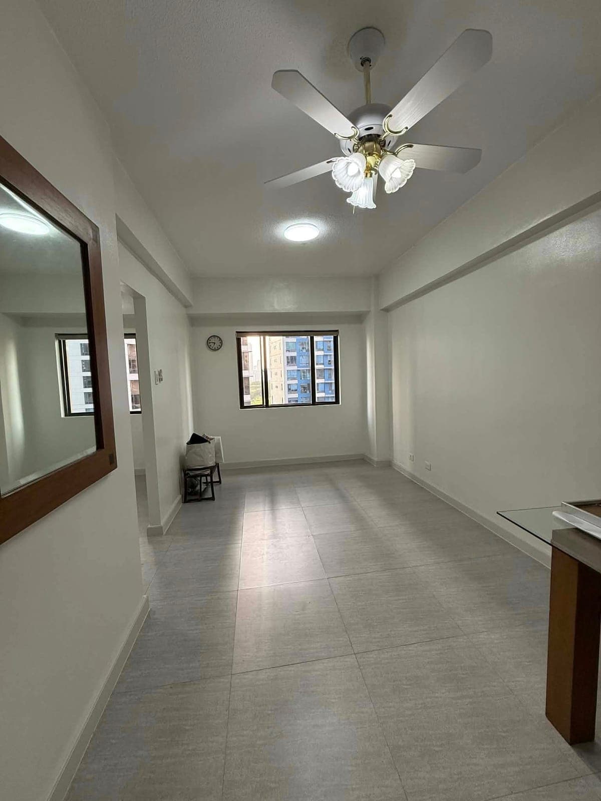 For rent semi furnished 1 bedroom unit at forbeswood hights burgos circle bgc - photo 2