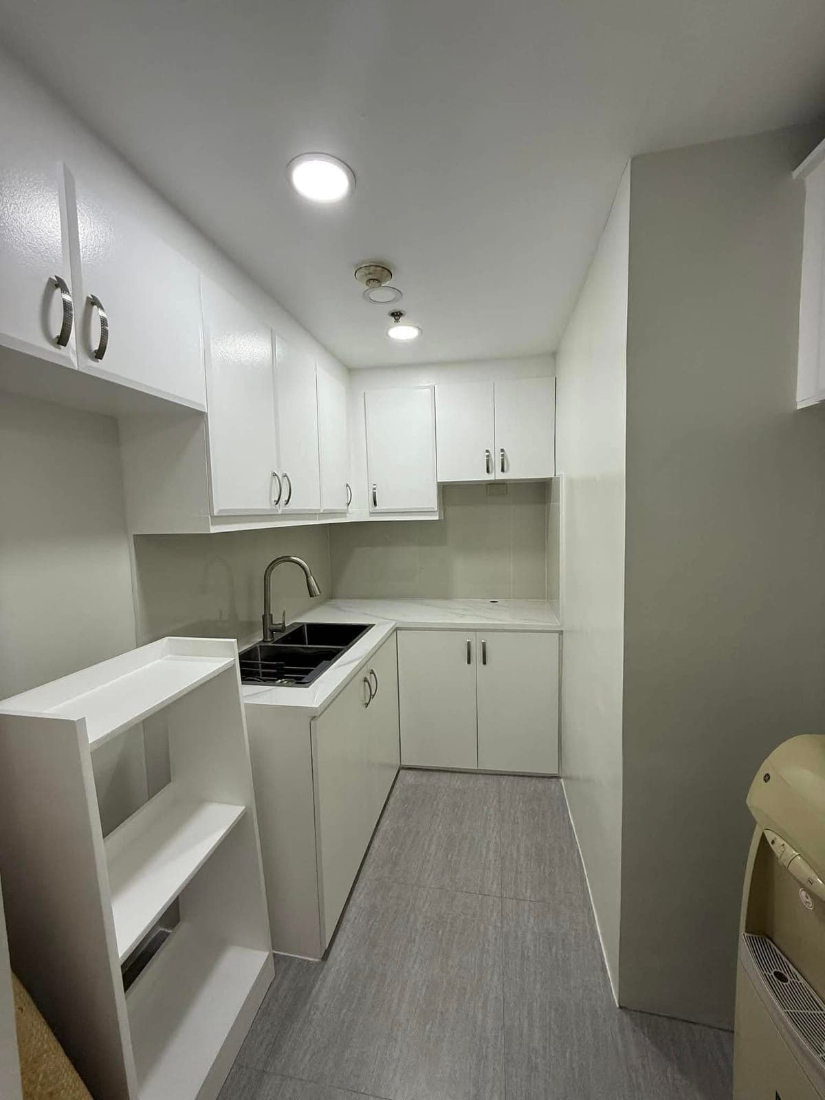 For rent semi furnished 1 bedroom unit at forbeswood hights burgos circle bgc - photo 4