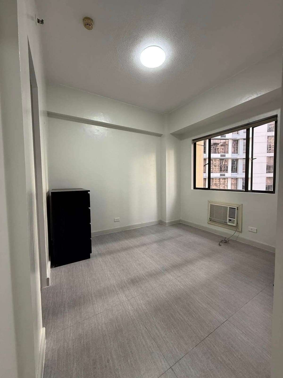 For rent semi furnished 1 bedroom unit at forbeswood hights burgos circle bgc - photo 7