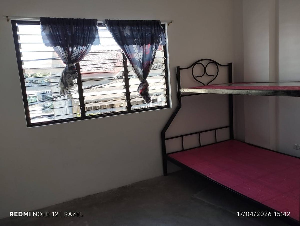 Room for Rent - photo 1