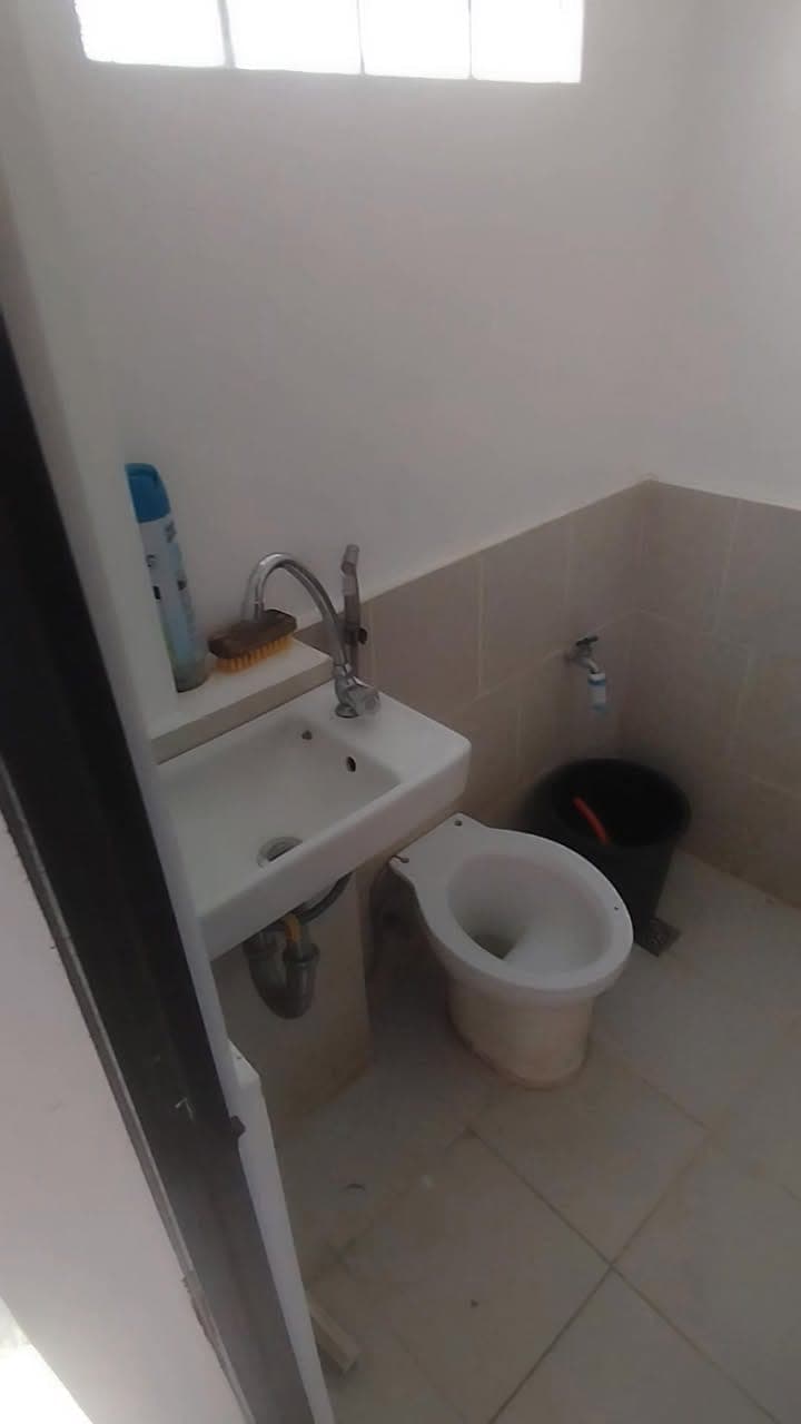 Room for Rent - photo 5