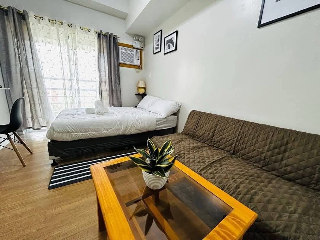 ✨Fully Furnished Studio with balcony Unit for Rent ✨ - photo 1