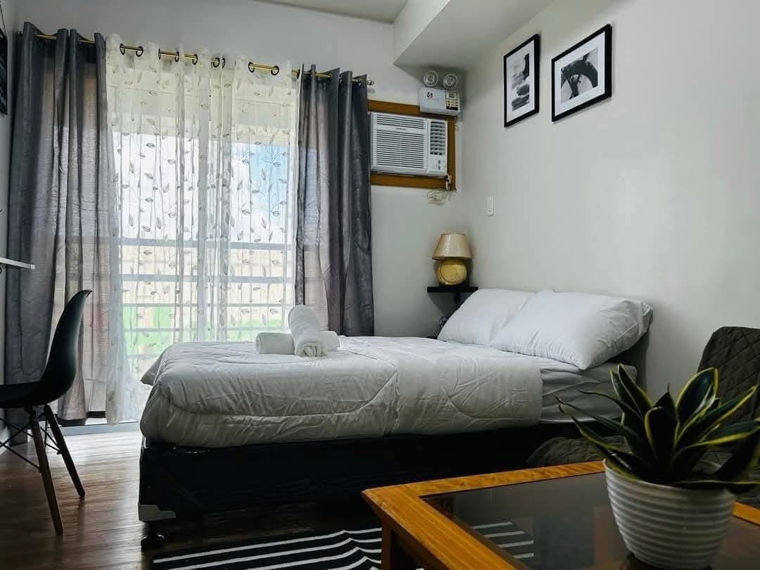 ✨Fully Furnished Studio with balcony Unit for Rent ✨ - photo 3