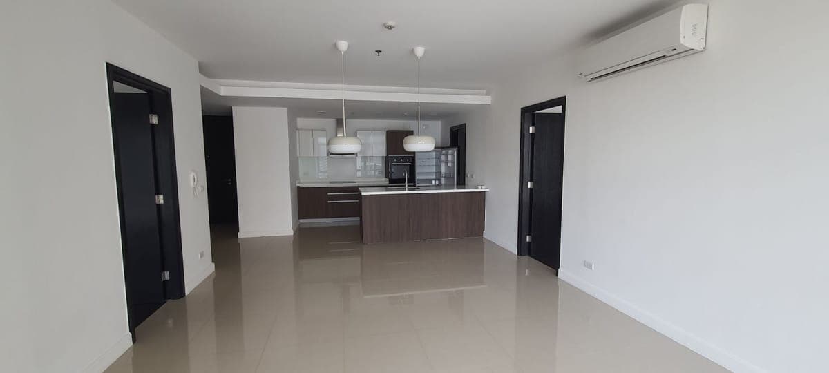 🔶 West Gallery Place, BGC | For Lease: ₱200k - photo 1