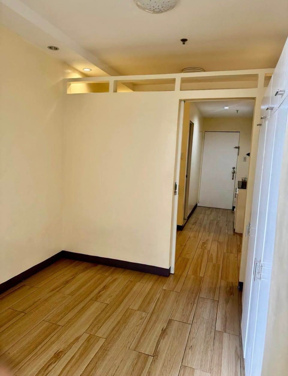 RUSH CONDO FOR RENT/SALE Victoria Sports Tower - photo 2