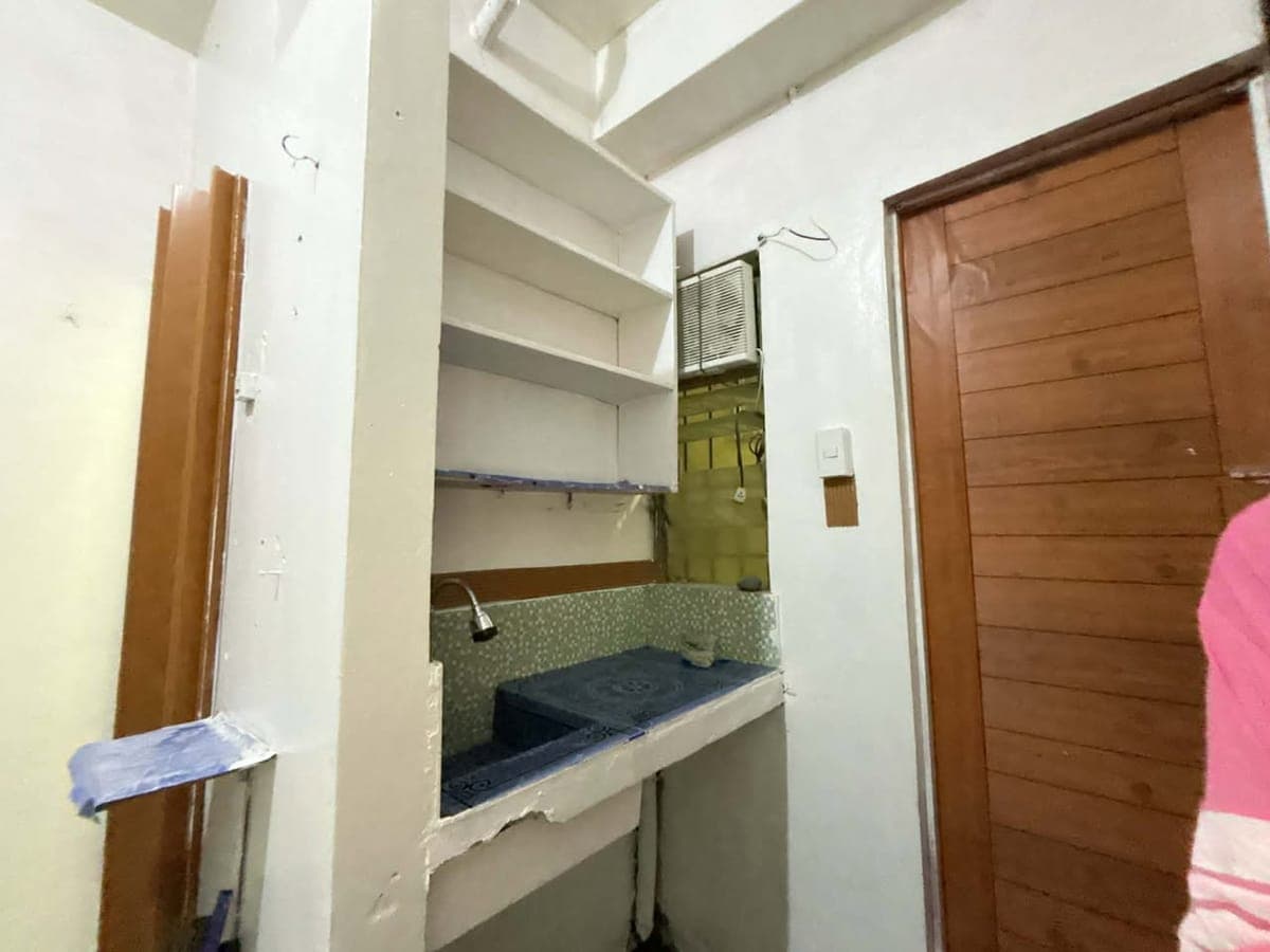 ROOM FOR RENT(PM FOR THE PRICE) - photo 2