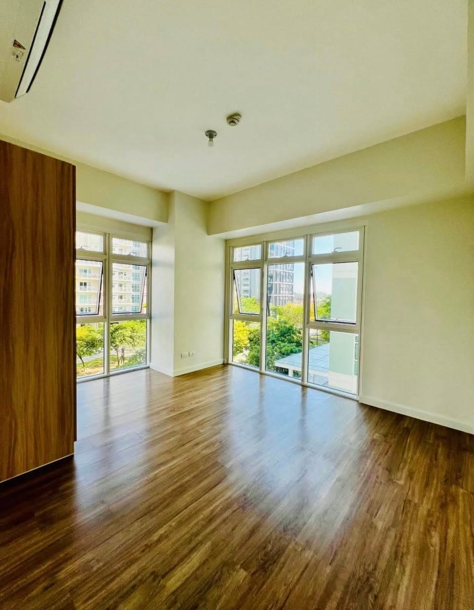 ✨ **FOR LEASE | Park Cascades 2BR Corner Unit ** - photo 3