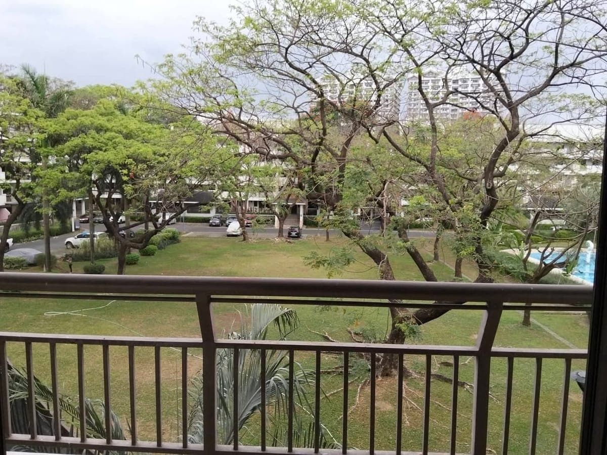 2 BR Condo Unit for Rent  in Taguig  with Balcony & Laundry Area - photo 4