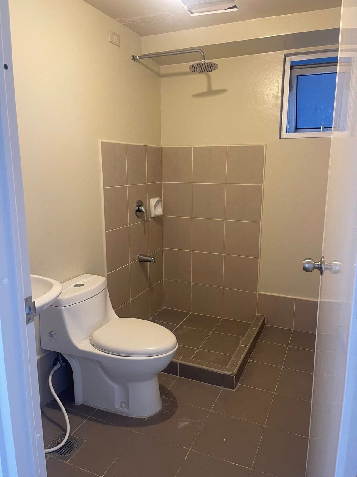 Bare Unit For Lease - photo 2