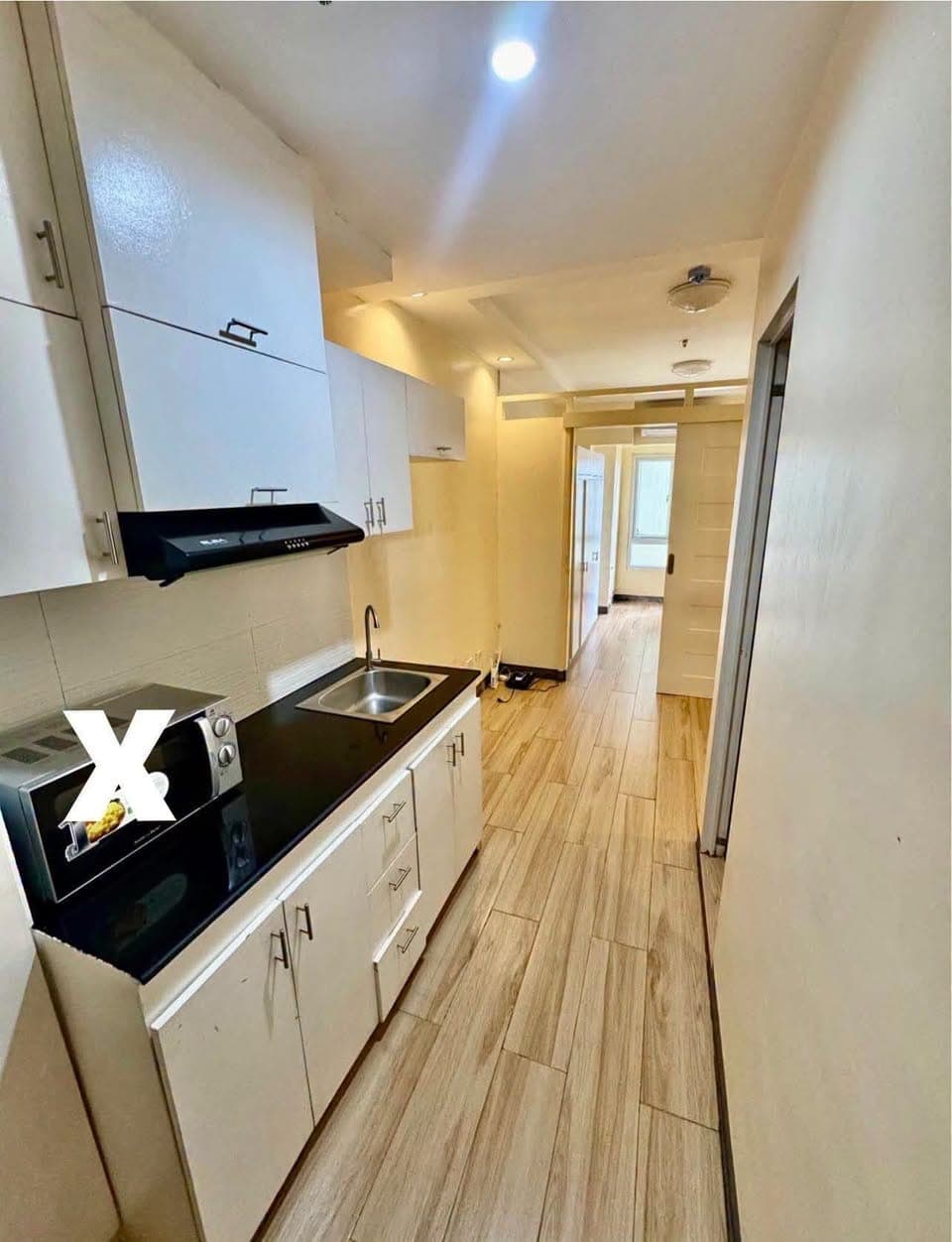 RUSH CONDO FOR RENT/SALE Victoria Sports Tower - photo 1