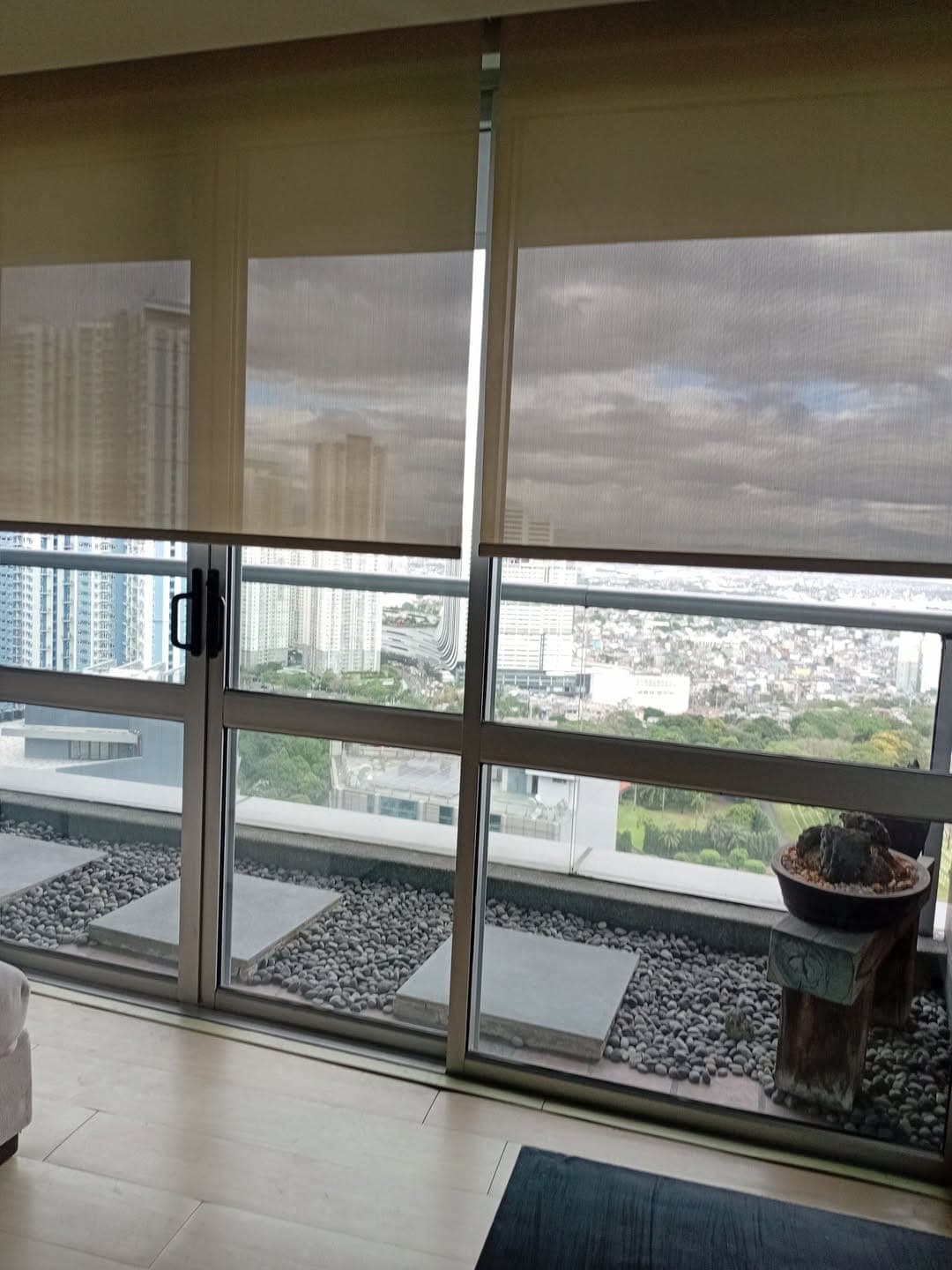 For Lease❗️REGENT PARKWAY BGC Pet Friendly - photo 1