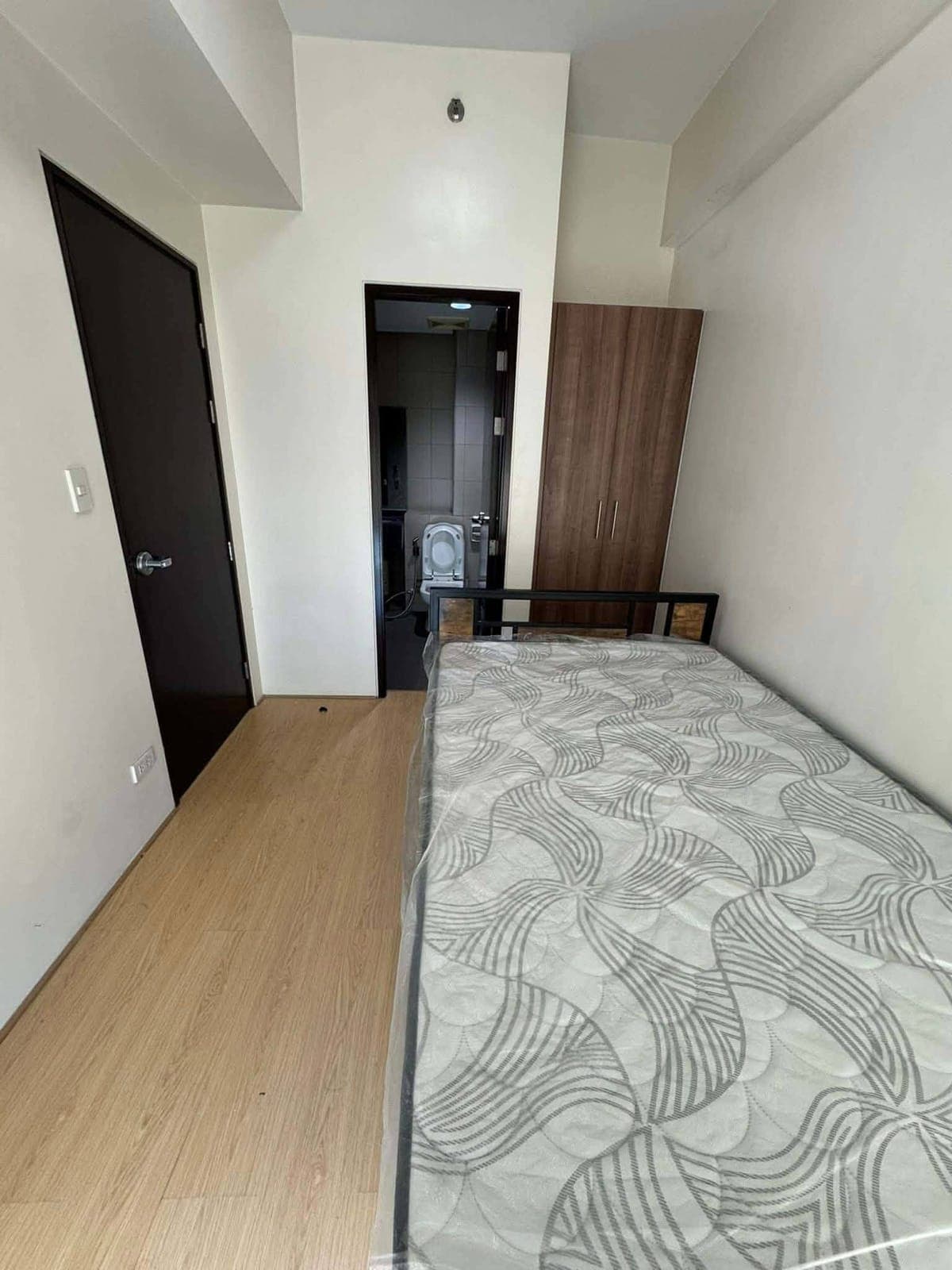 🏢🔑 Park West Condo Unit For Rent - photo 5