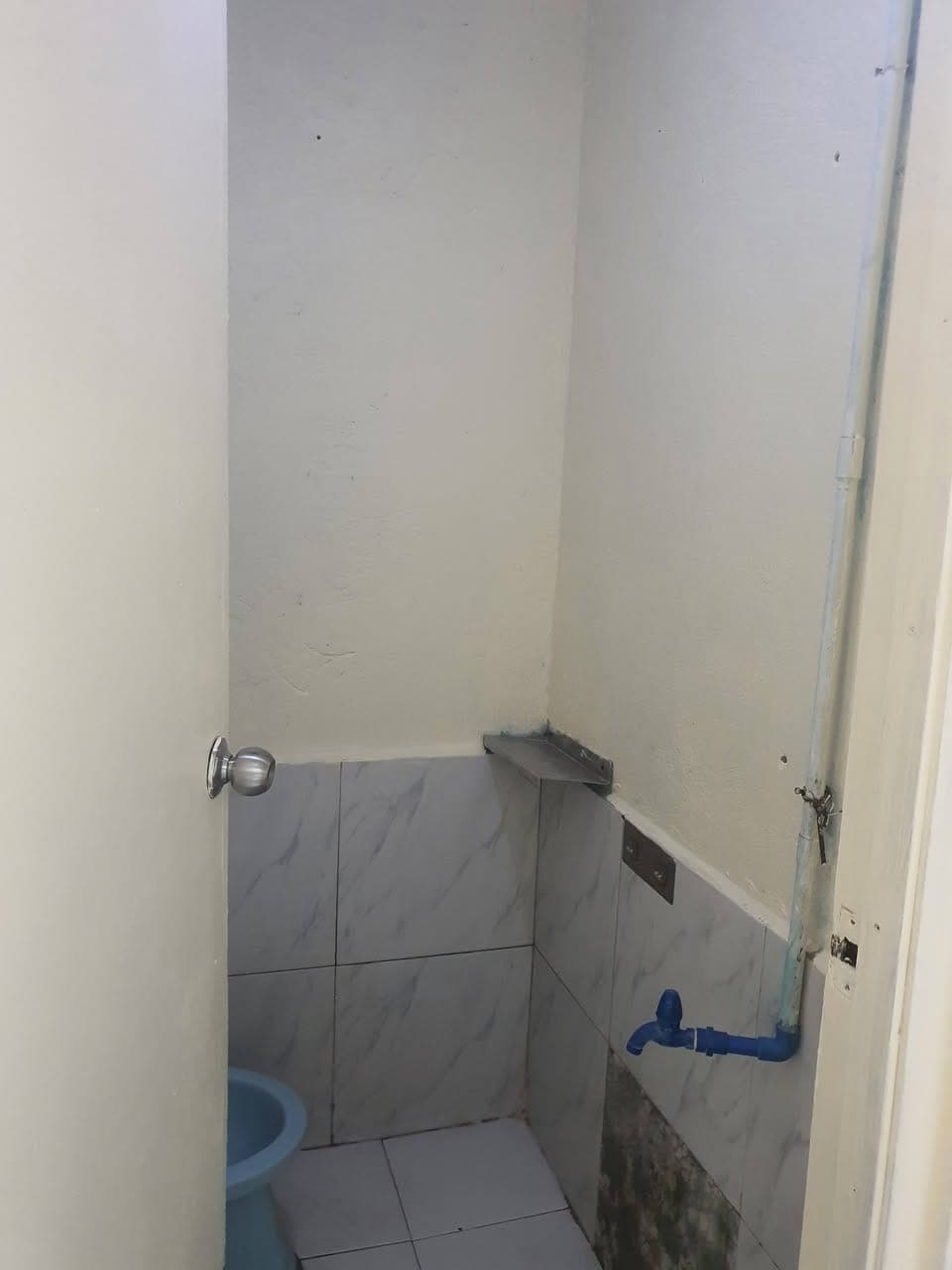 1 SLOT LEFT FOR MALE BEDSPACER - photo 3