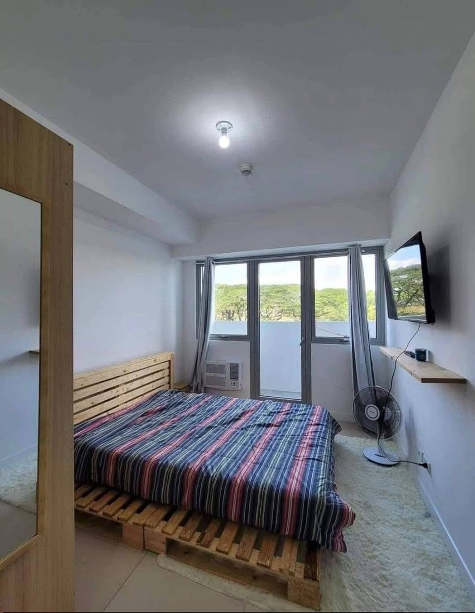 RUSH CONDO FOR RENT: ₱16,000/month (inclusive of association dues) - photo 1