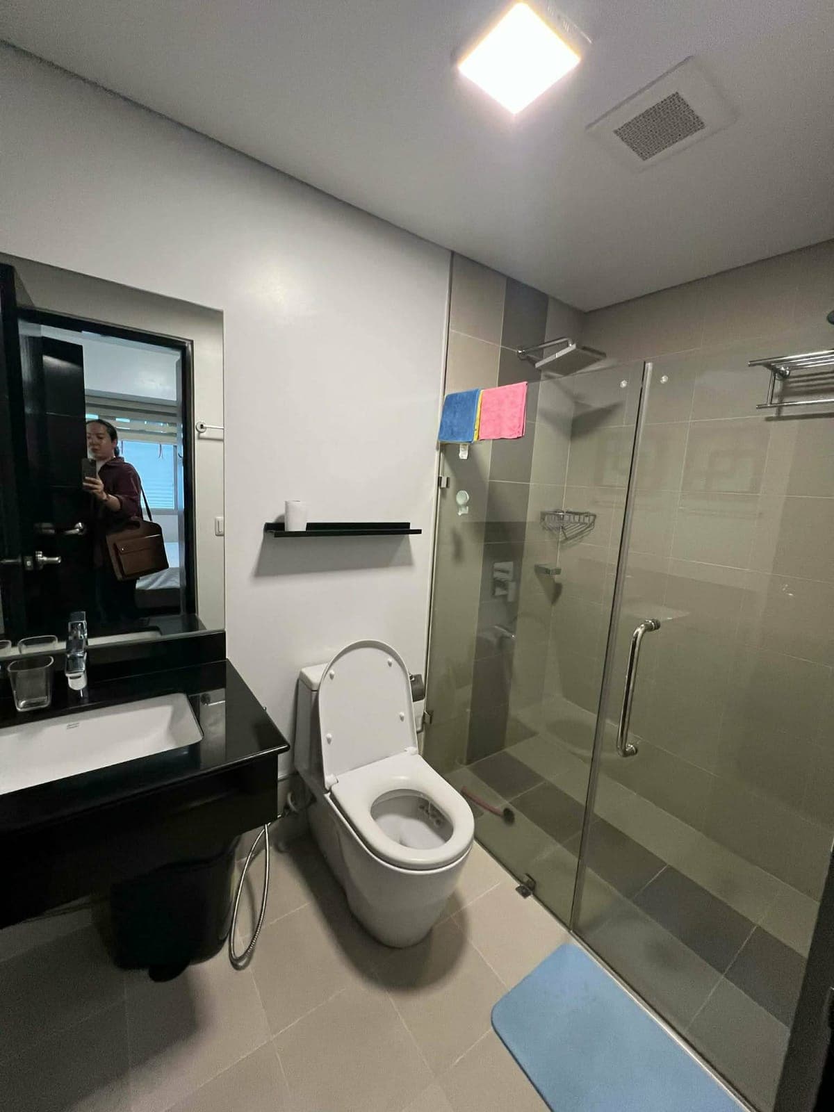 FOR LEASE: One Maridien - photo 2