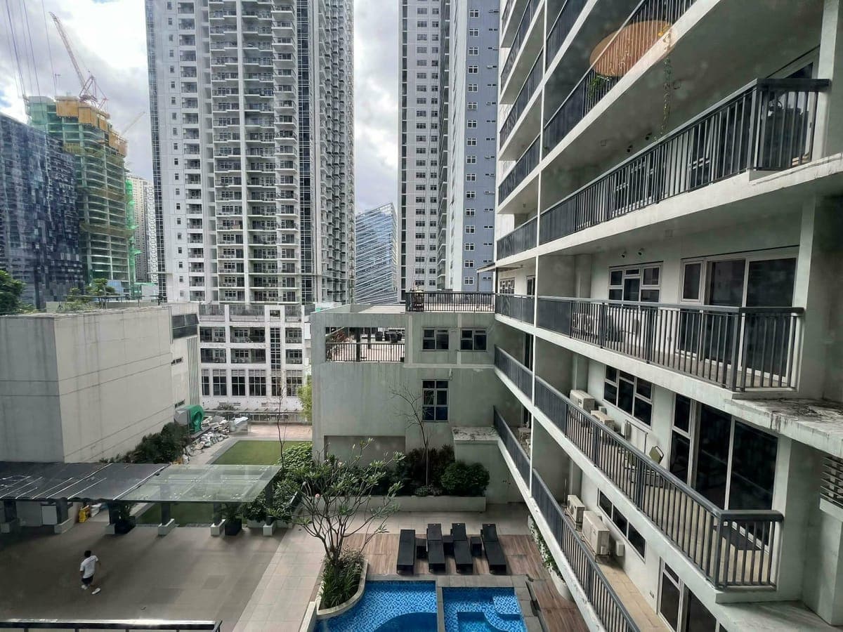 FOR LEASE: One Maridien - photo 4