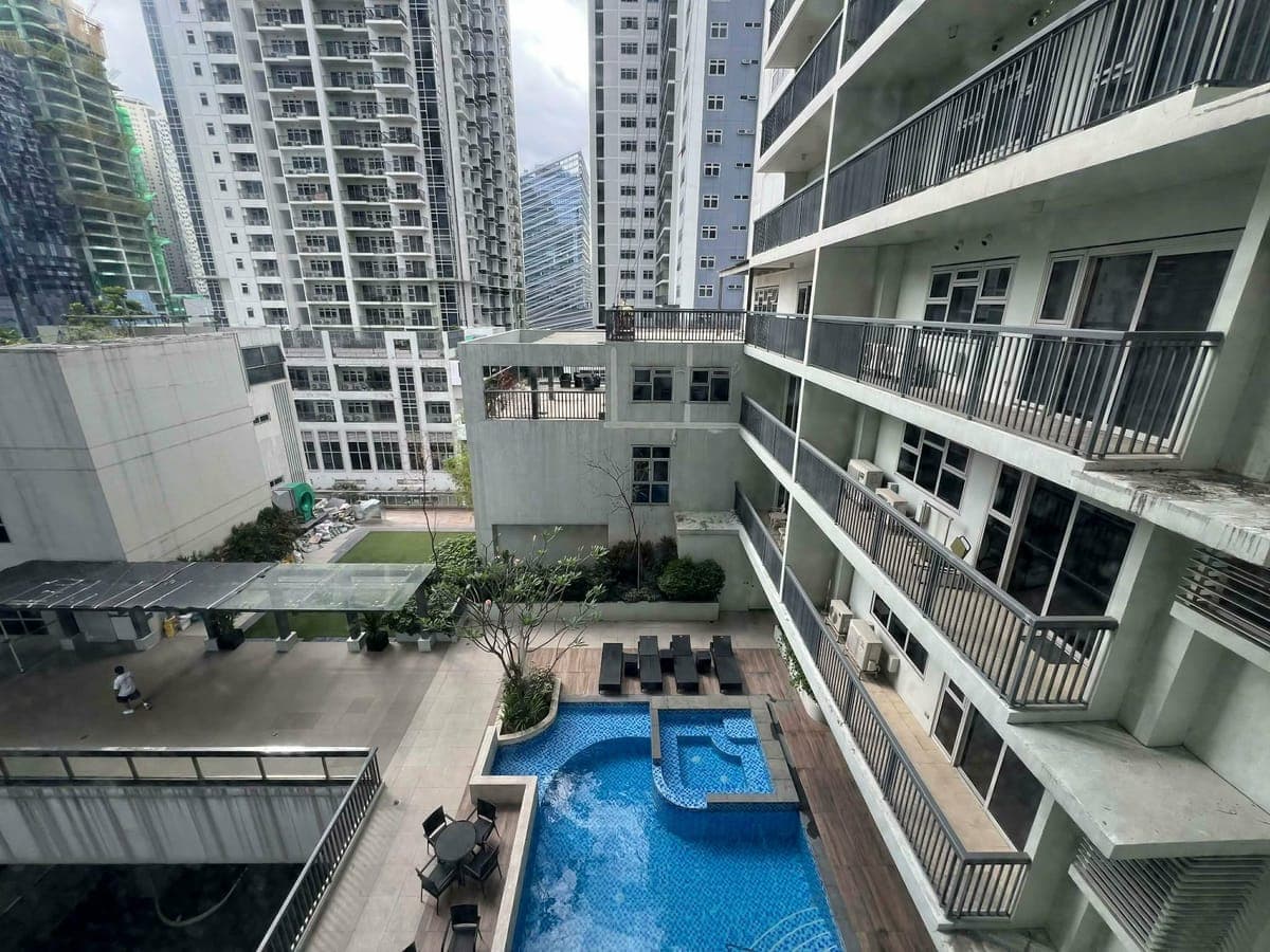 FOR LEASE: One Maridien - photo 5