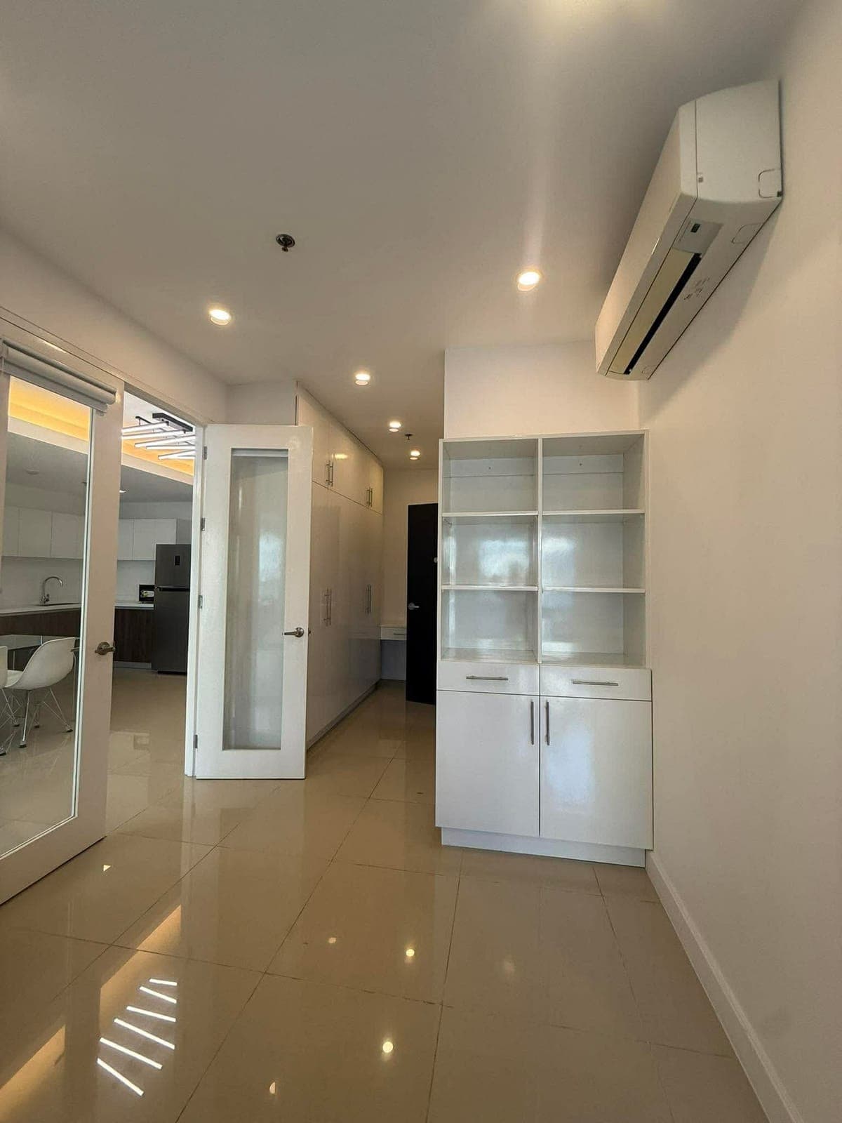 East Gallery Place, BGC for Rent - photo 7